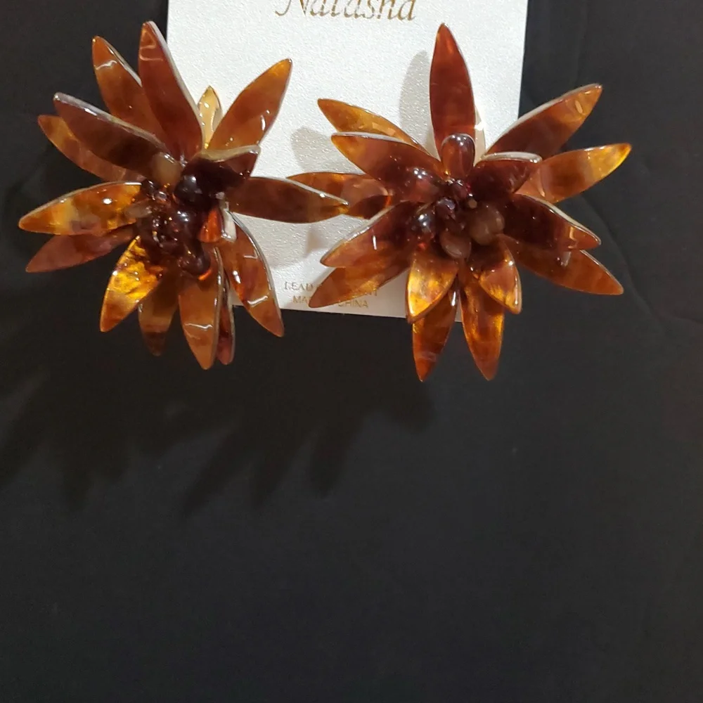 Natasha couture oversized dahlia Flower brown amber‎ look centerburst earrings